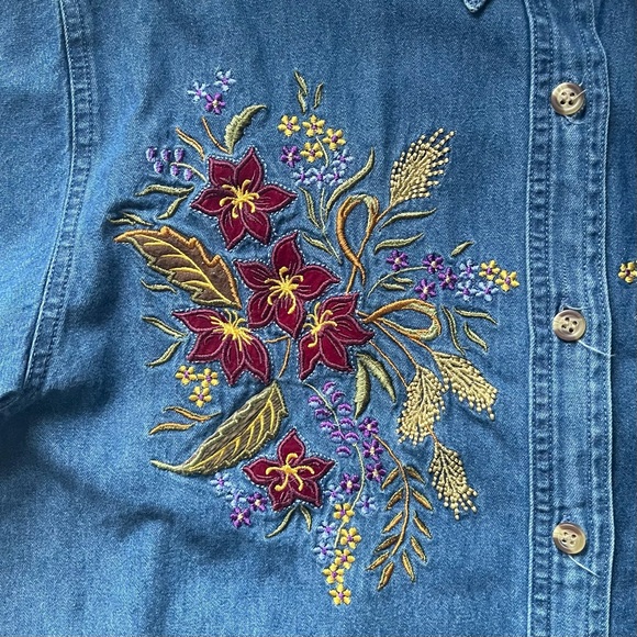 Vintage Bobbie Brooks Denim Short Sleeve - Embroidered Flowers - Size Large - Picture 4 of 14